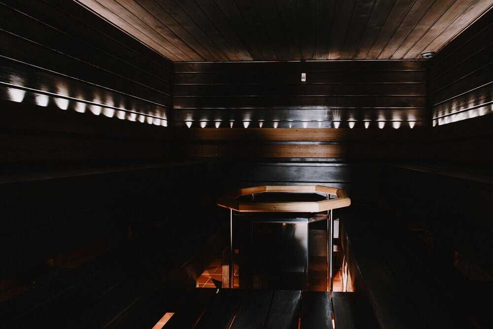 nahkurin-kellari-6il3j